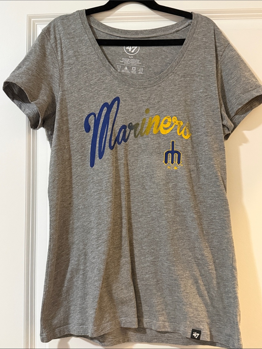 47 Women’s Mariners Gray Tee with Blue and Yellow Script